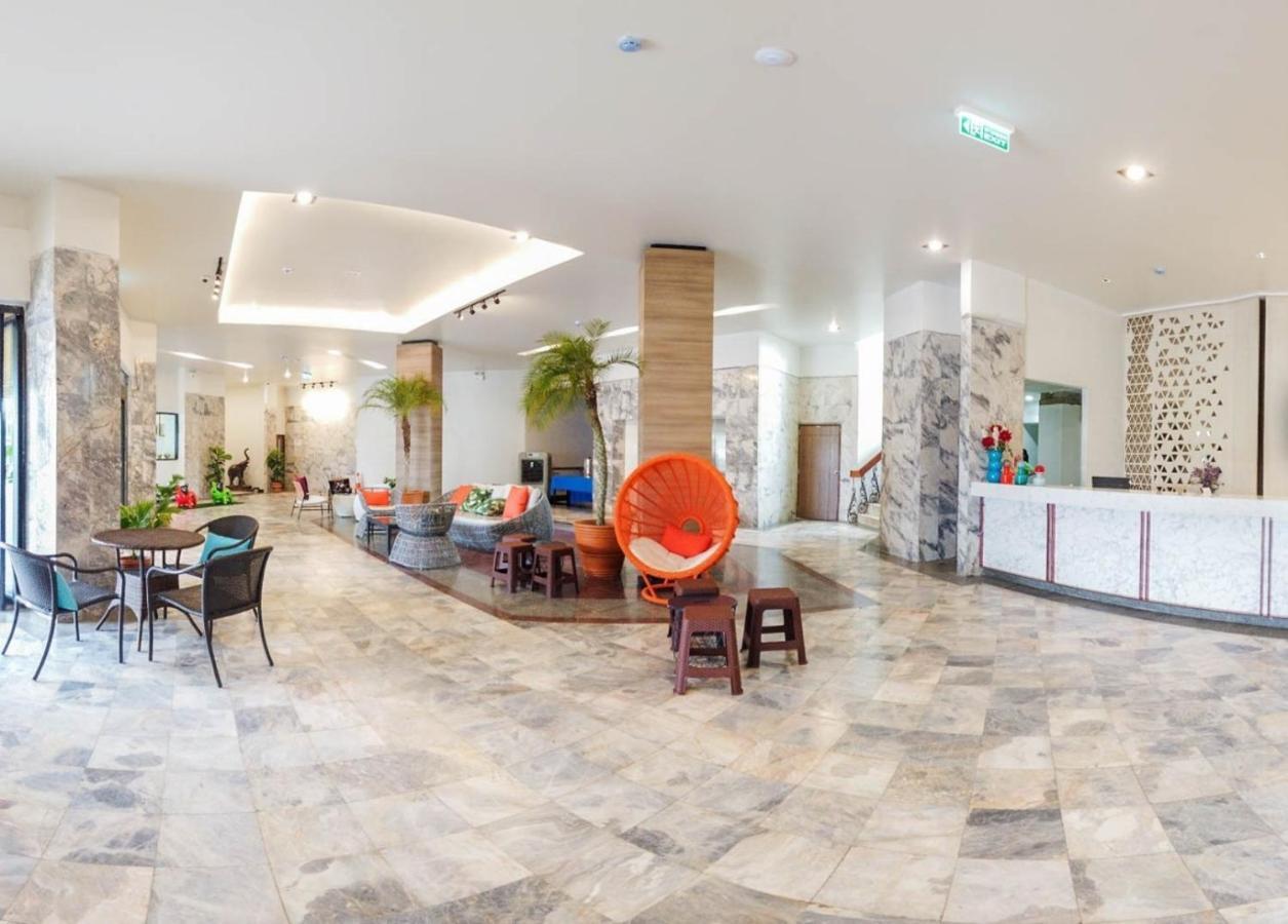 Mgrand Hotel Roi Et Exterior foto